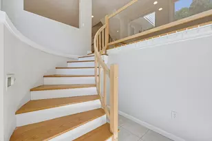 33 Half Crown Cir, Ashland, MA 01721 - Photo 4