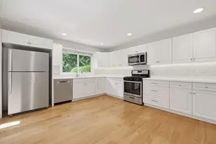 33 Half Crown Cir, Ashland, MA 01721 - Photo 6