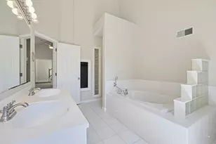 33 Half Crown Cir, Ashland, MA 01721 - Photo 26
