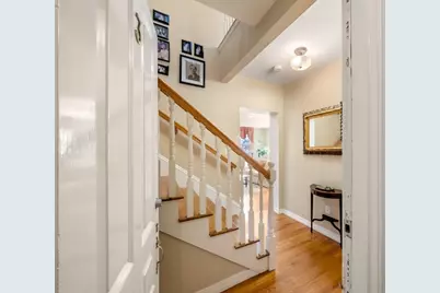 7 Hamilton St #3, Salem, MA 01970 - Photo 4
