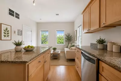 39 Montgomery St #3, Cambridge, MA 02140 - Photo 2