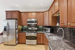 73 Myrtle St, Boston, MA 02114 - Photo 6