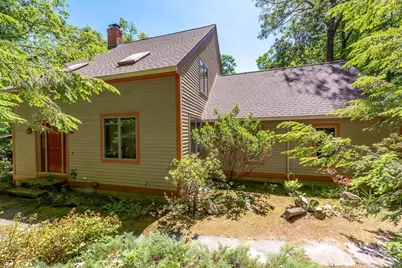 71 Morgan Cir, Amherst, MA 01002 - Photo 2