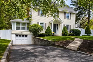 16 Pine St, Natick, MA 01760 - Photo 2