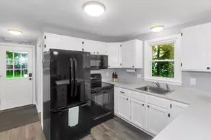 22 Porter St, Shirley, MA 01464 - Photo 10