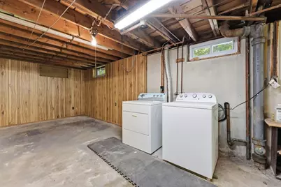 220 W Allen Ridge Rd, Springfield, MA 01118 - Photo 24