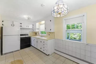 220 W Allen Ridge Rd, Springfield, MA 01118 - Photo 8