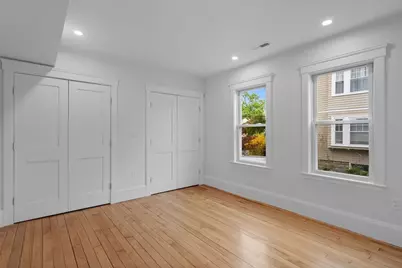 33 Farragut Ave, Medford, MA 02155 - Photo 10
