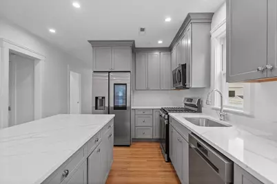 33 Farragut Ave, Medford, MA 02155 - Photo 6