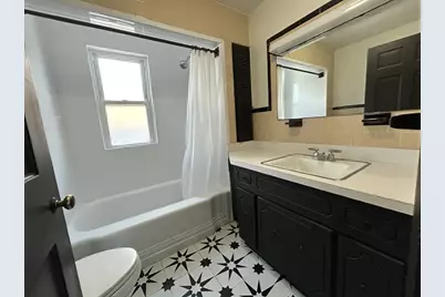 29 Oakland Ave, Everett, MA 02149 - Photo 18