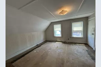 29 Oakland Ave, Everett, MA 02149 - Photo 22