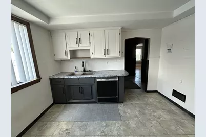 29 Oakland Ave, Everett, MA 02149 - Photo 12