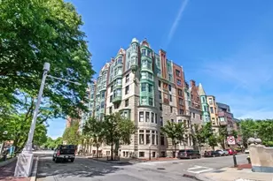 10 Charlesgate E, Boston, MA 02215 - Photo 24