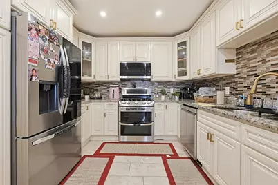 14 Oakhurst St, Boston, MA 02124 - Photo 14