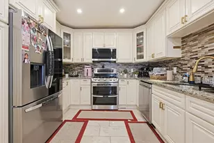 14 Oakhurst St, Boston, MA 02124 - Photo 14
