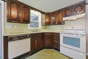 36 Alden Ave, Dartmouth, MA 02747 - Photo 22