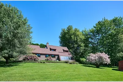 10 Hunters Hill Cir, Amherst, MA 01002 - Photo 2