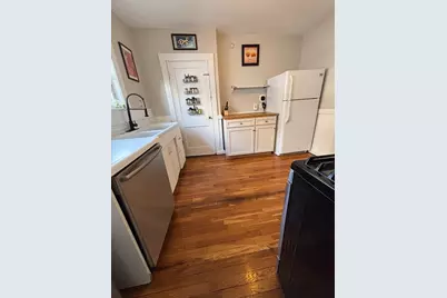 42 Waterhouse St #2, Somerville, MA 02144 - Photo 2