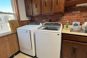 57 Vale St, Worcester, MA 01604 - Photo 8