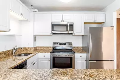 872 Massachusetts Ave #807, Cambridge, MA 02139 - Photo 2