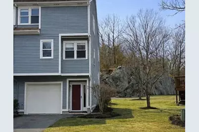 2 Arnold Dr #D15, Salem, MA 01970 - Photo 2