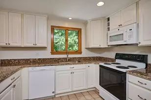 65 Blackberry Ln, Northampton, MA 01060 - Photo 12
