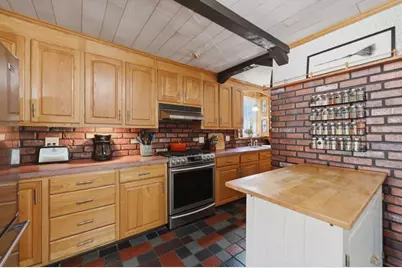 4 Waite St, Salem, MA 01970 - Photo 10
