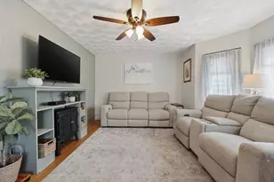 4 Waite St, Salem, MA 01970 - Photo 2