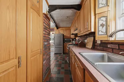 4 Waite St, Salem, MA 01970 - Photo 12