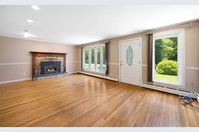 9 Barton St, Granby, MA 01033 - Photo 12