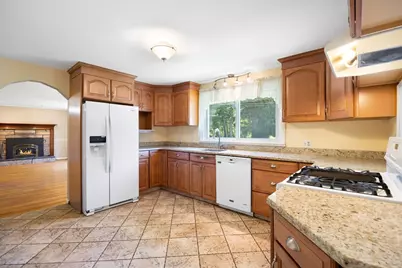 9 Barton St, Granby, MA 01033 - Photo 4