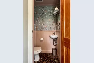 211 Forest St, Winchester, MA 01890 - Photo 20