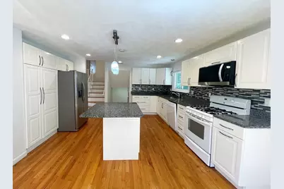 744 Dedham St, Newton, MA 02459 - Photo 2