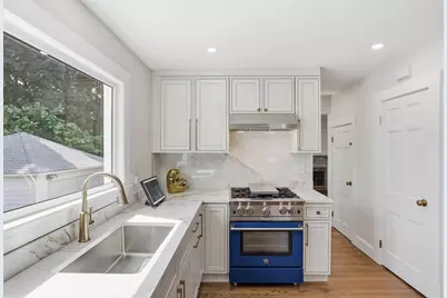 128 Watson Rd, Belmont, MA 02478 - Photo 8