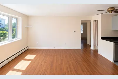 194 Lexignton St #U1, Watertown, MA 02472 - Photo 2