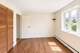 194 Lexignton St, Watertown, MA 02472 - Photo 8