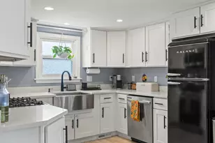 9 Mayflower Ave, Weymouth, MA 02191 - Photo 4