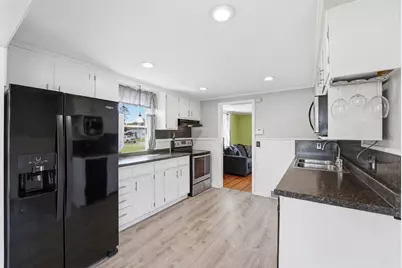 36 Vadnais St, Agawam, MA 01001 - Photo 6