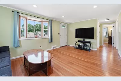 36 Vadnais St, Agawam, MA 01001 - Photo 8