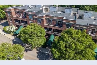 29 Mount Hood Rd #8, Boston, MA 02135 - Photo 1