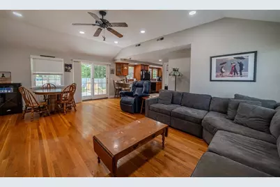 54 Stearns Dr, Randolph, MA 02368 - Photo 4