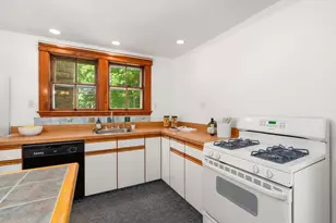 94 W Plain St, Wayland, MA 01778 - Photo 14