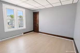 8 Douglas St, Worcester, MA 01603 - Photo 12