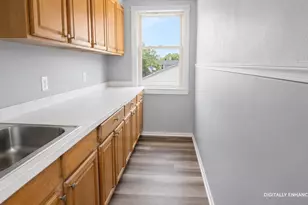 8 Douglas St, Worcester, MA 01603 - Photo 10