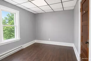 8 Douglas St, Worcester, MA 01603 - Photo 16