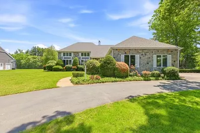 139 Fairway Dr, Halifax, MA 02338 - Photo 2