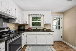 8 Ted Ln, Southborough, MA 01772 - Photo 6