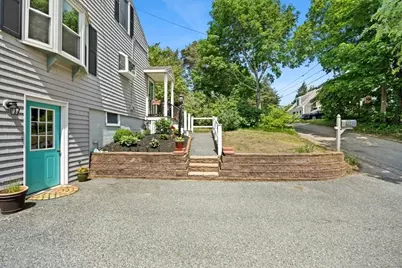 39 Everett St, Marshfield, MA 02050 - Photo 2