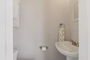 95 Haseltine St, Haverhill, MA 01835 - Photo 18