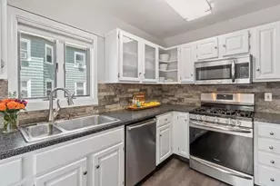 95 Haseltine St, Haverhill, MA 01835 - Photo 4